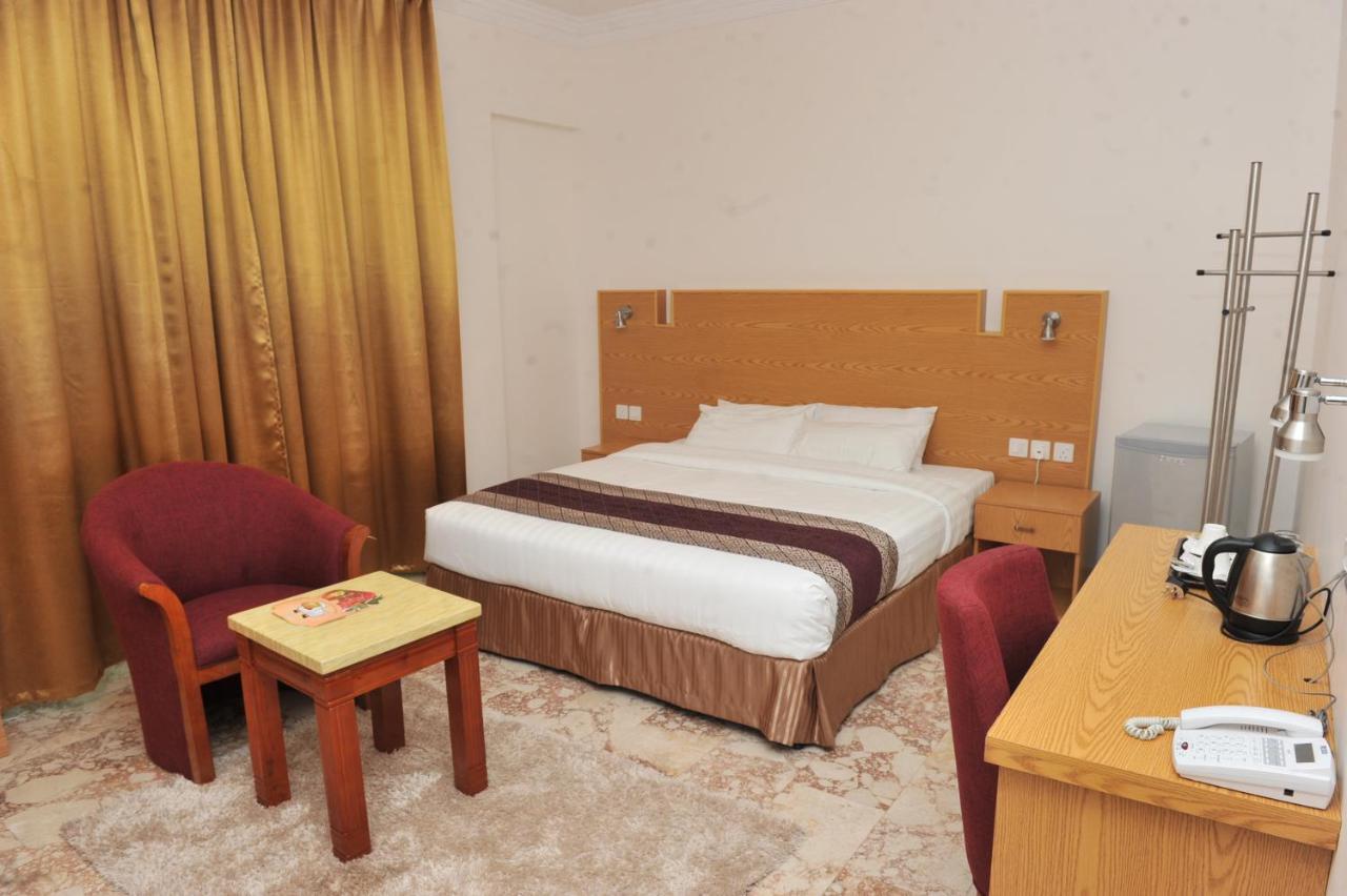 Al Reef Hotel Muscat Exterior photo