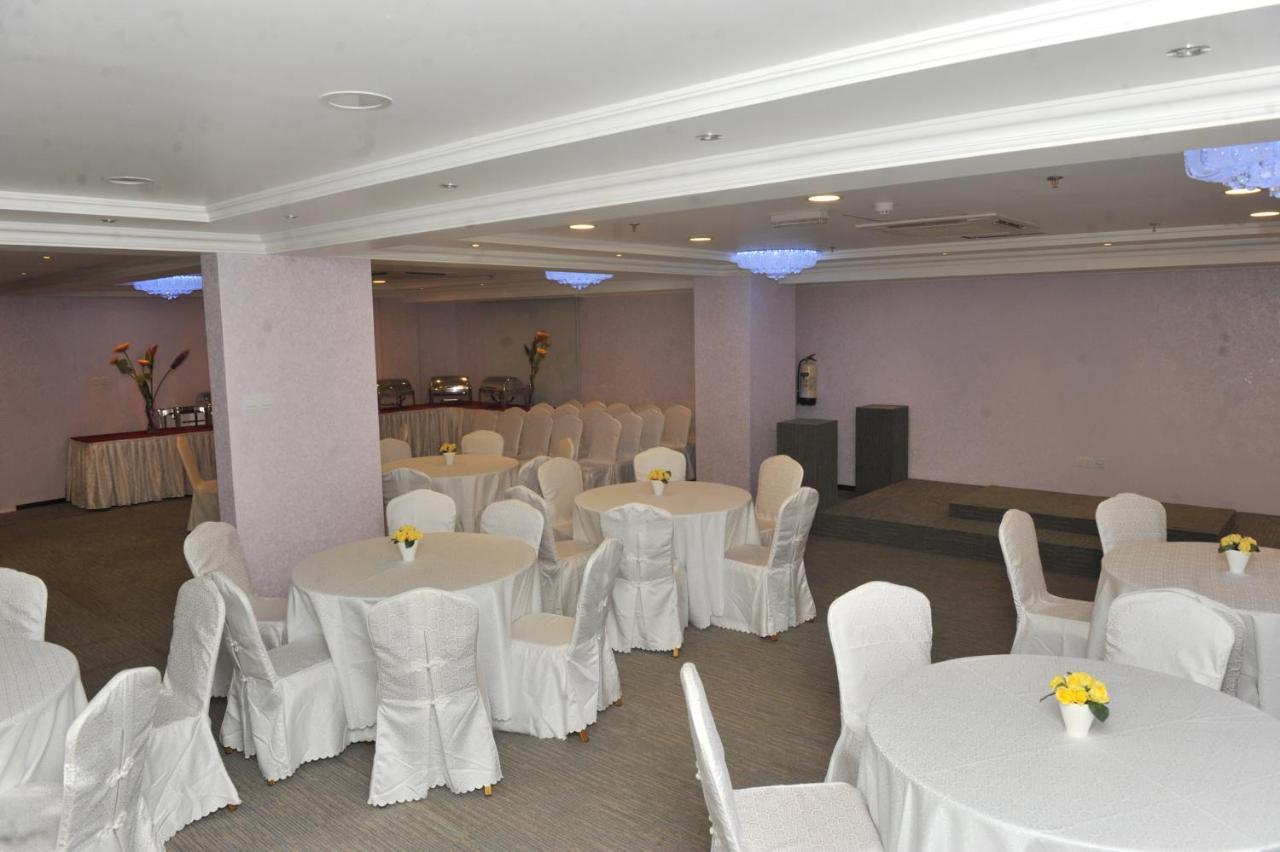 Al Reef Hotel Muscat Exterior photo